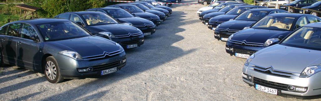 c6-treffen-parkplatz-vonoben-2-klein.jpg